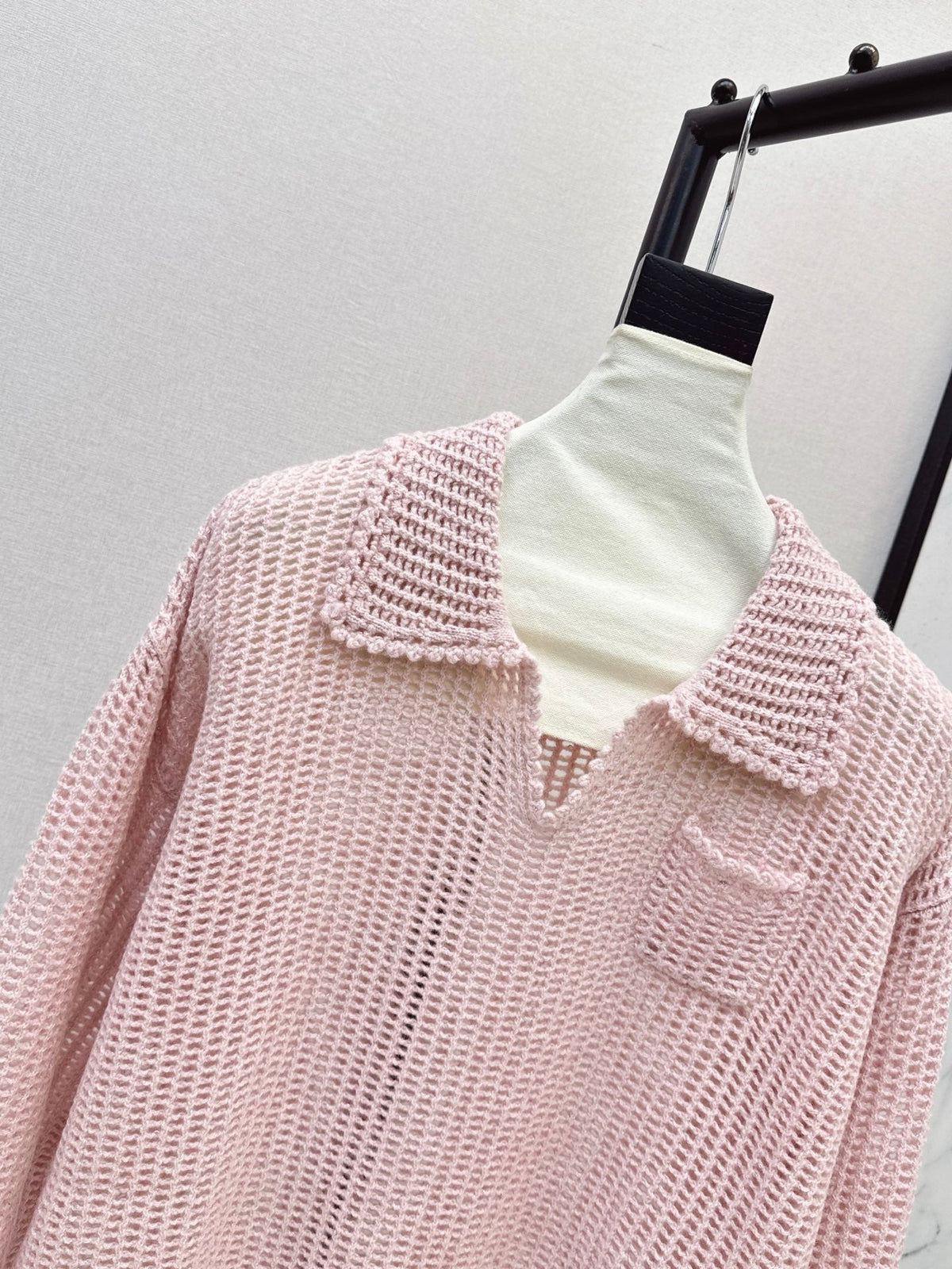 26Latest Autumn/Winter Open-Knit Collared Sweater