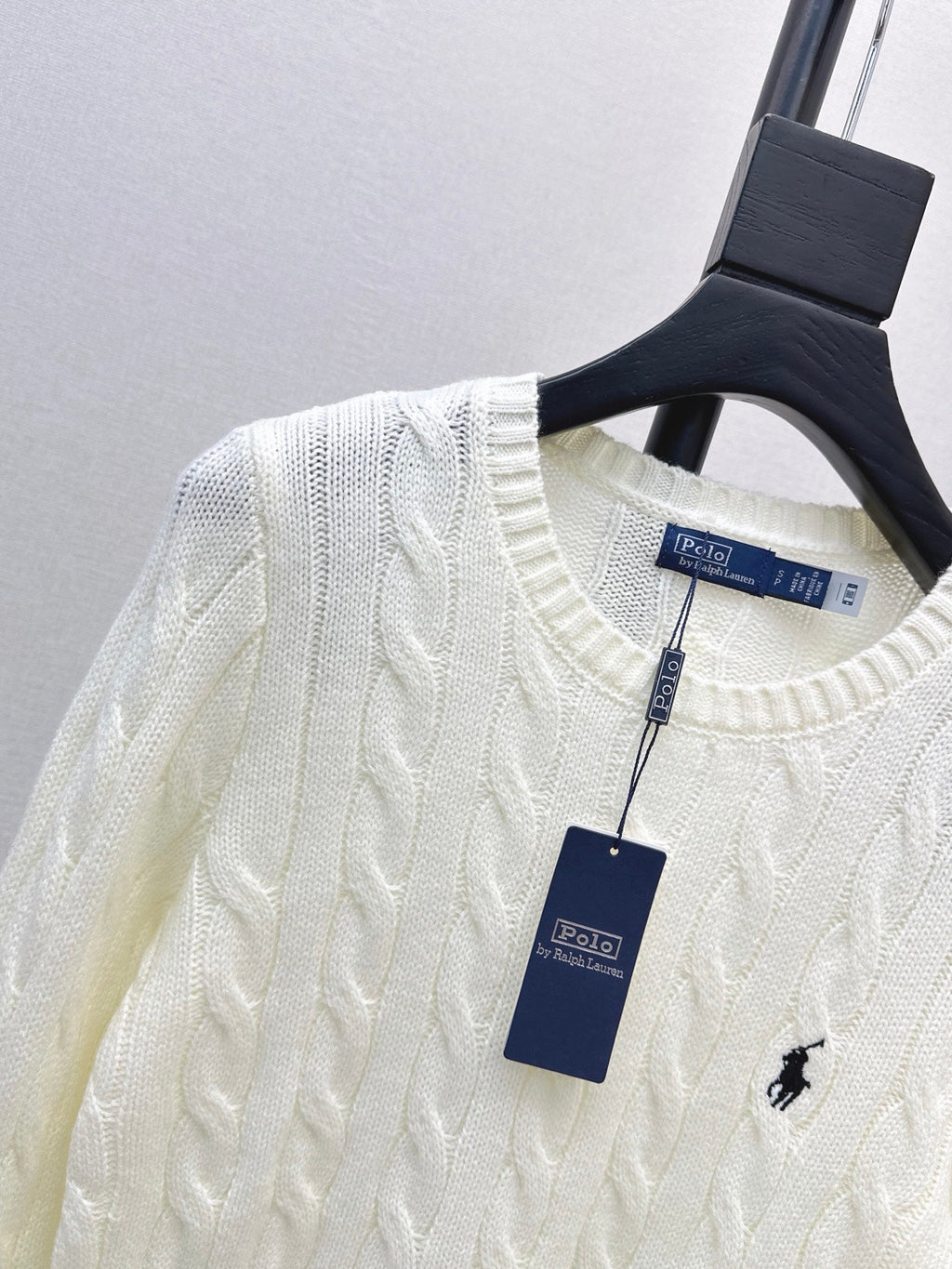 26Latest Autumn/Winter Long-Sleeve Crew-Neck Knit Sweater with Pony Embroidery