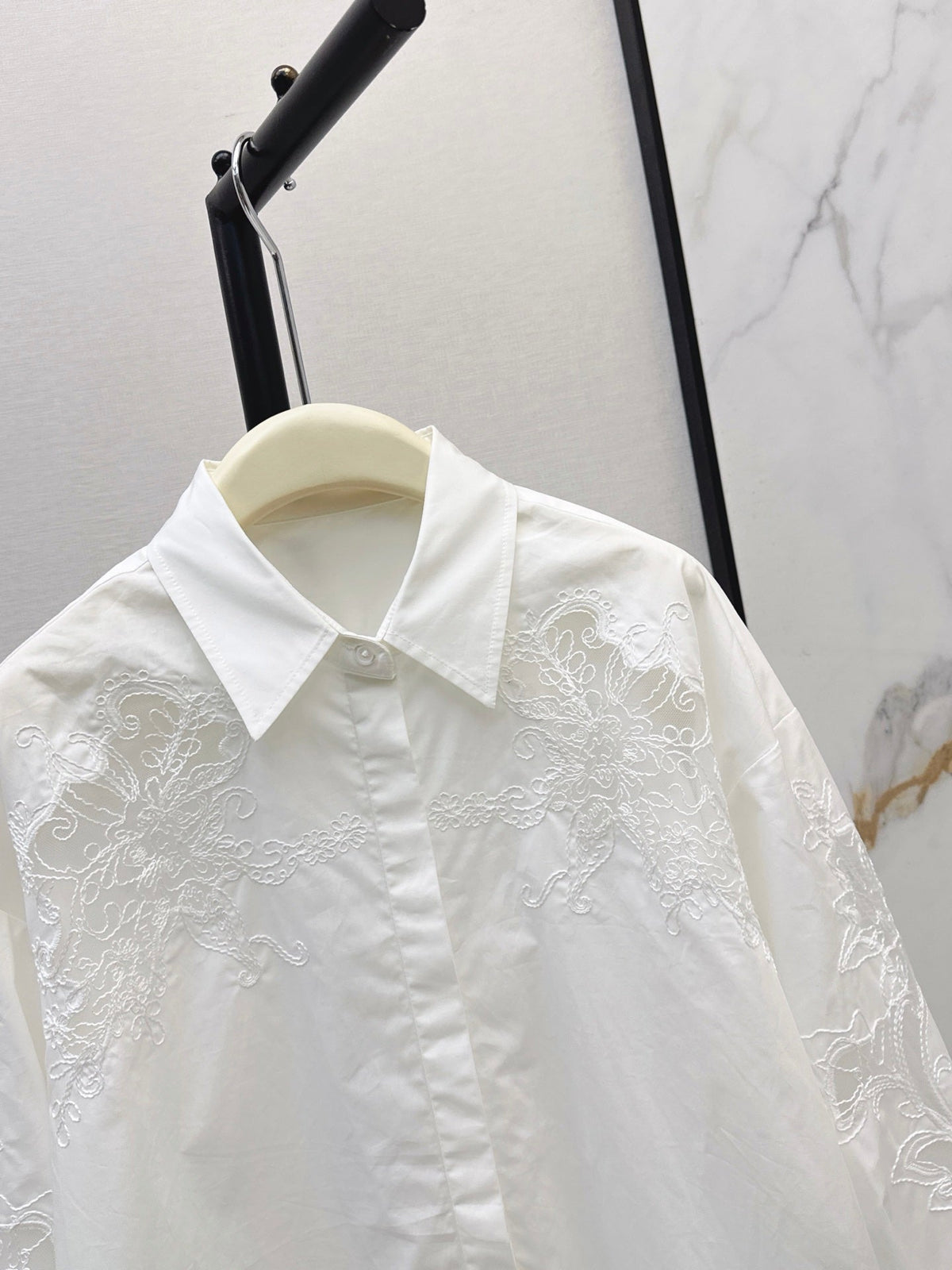 26Latest Autumn/Winter Ethnic-Style Embroidered White Shirt