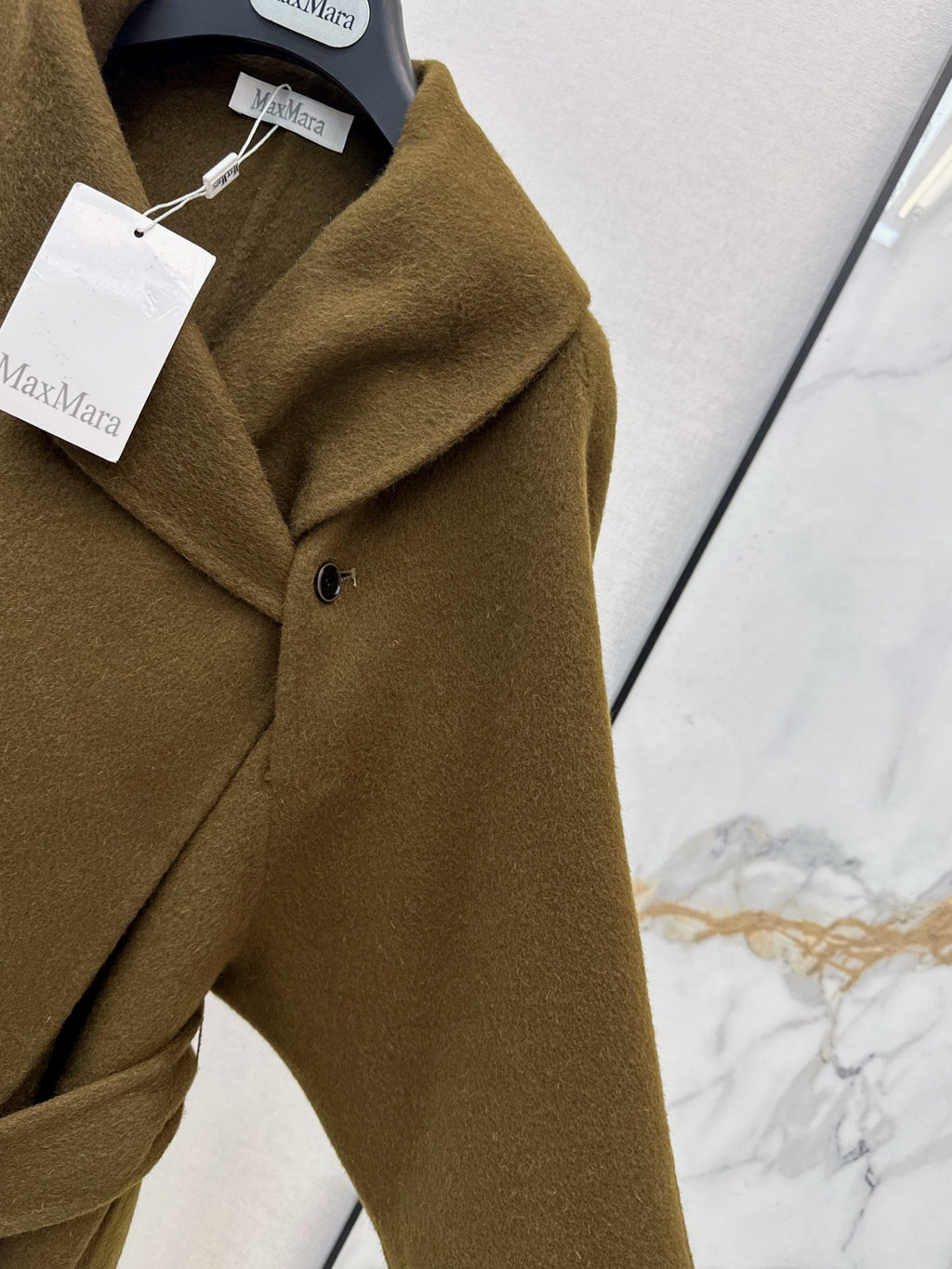26A must-have long, double-faced wool coat for the stylish woman this autumn/winter.