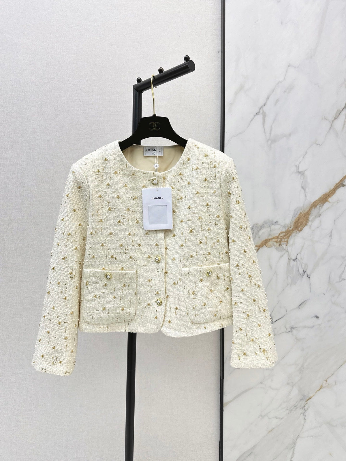 26New Autumn/Winter Hand-Beaded Crew-Neck Knit Jacket