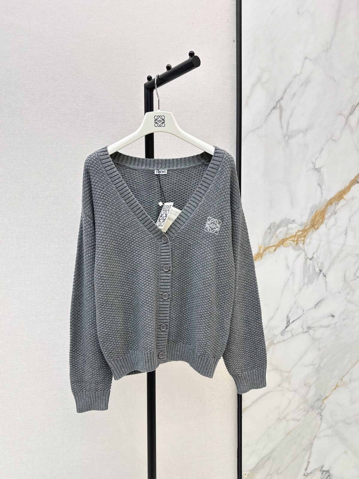 26Latest Autumn/Winter Loose-Fit V-Neck Knit Cardigan with Embroidered Logo