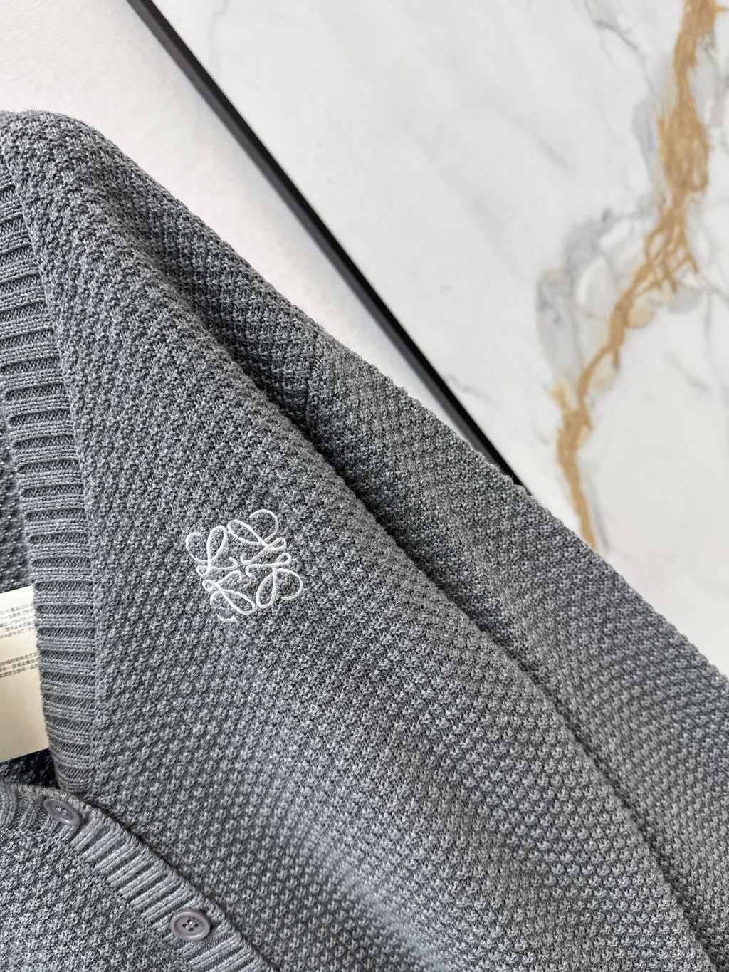 26Latest Autumn/Winter Loose-Fit V-Neck Knit Cardigan with Embroidered Logo