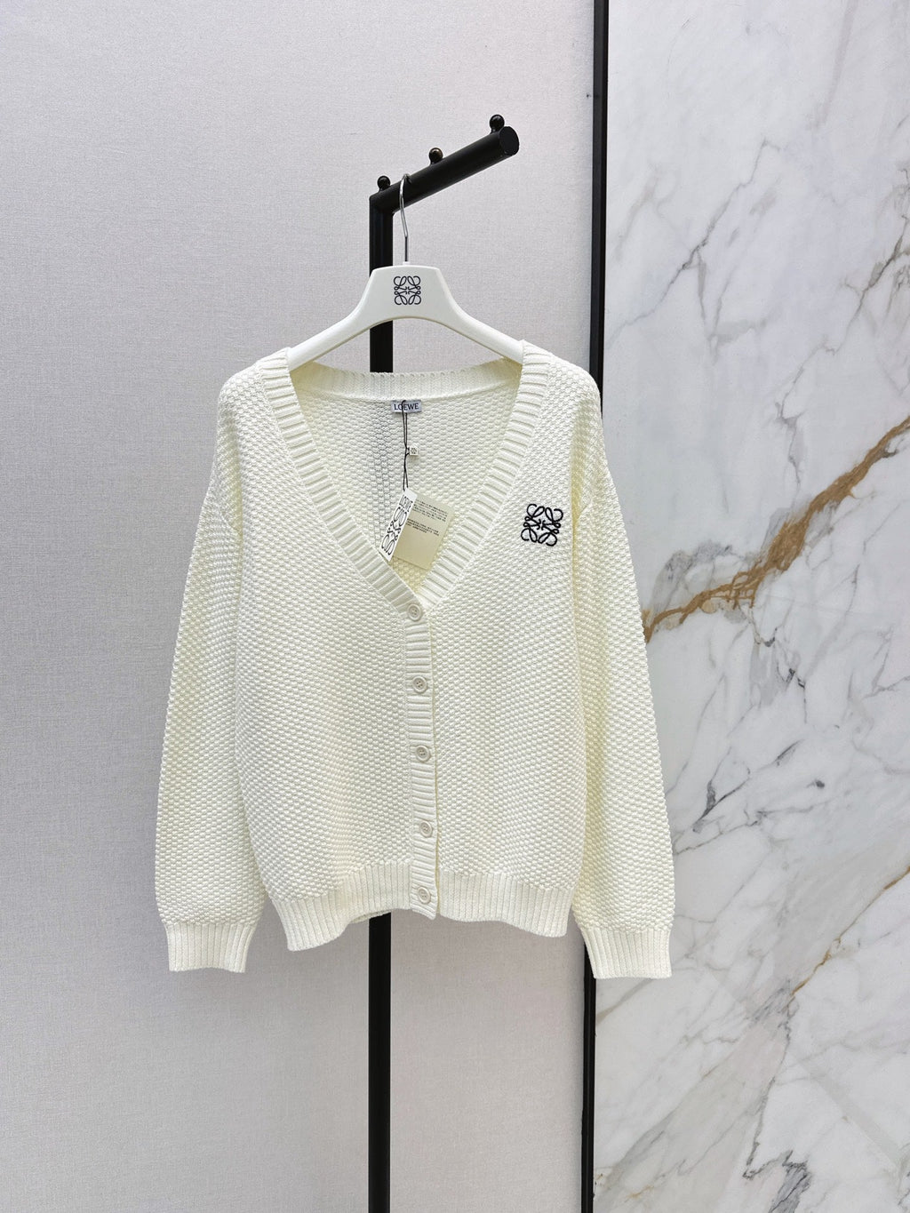 26Latest Autumn/Winter Loose-Fit V-Neck Knit Cardigan with Embroidered Logo