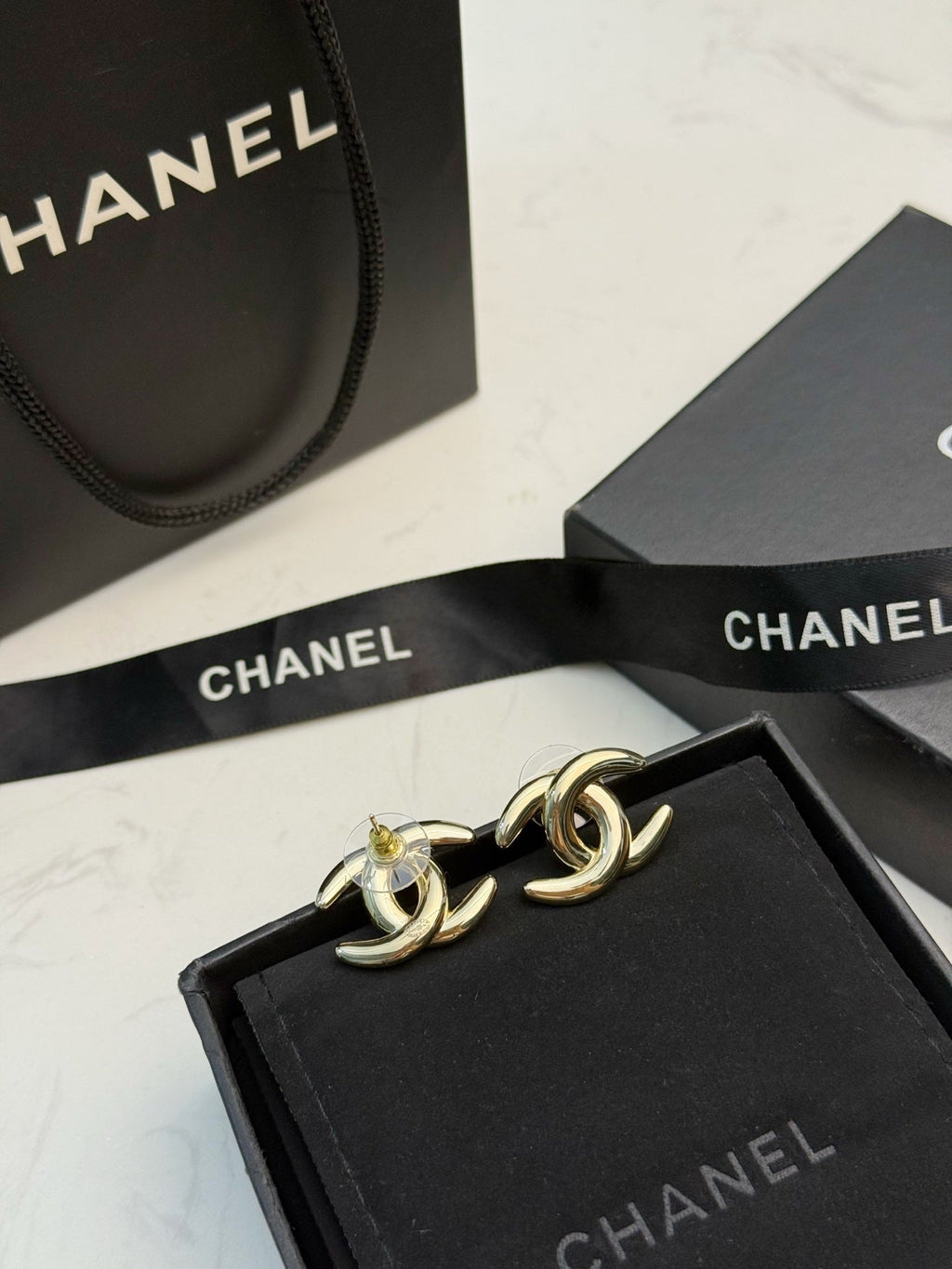 26B New Double-C Stud Earrings