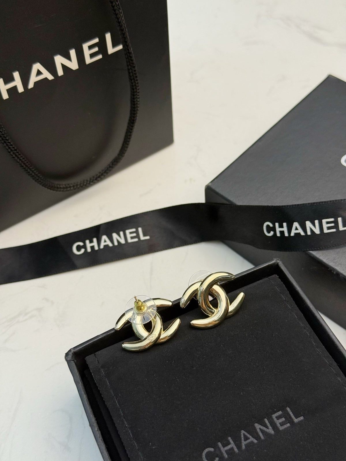 26B New Double-C Stud Earrings
