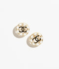 26Black and Gold Double-C Round Stud Earrings