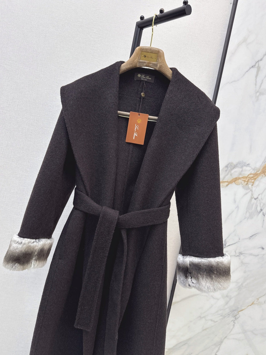 26 Fall/Winter Latest Style Long Double-Faced Wool Coat with Large Lapel