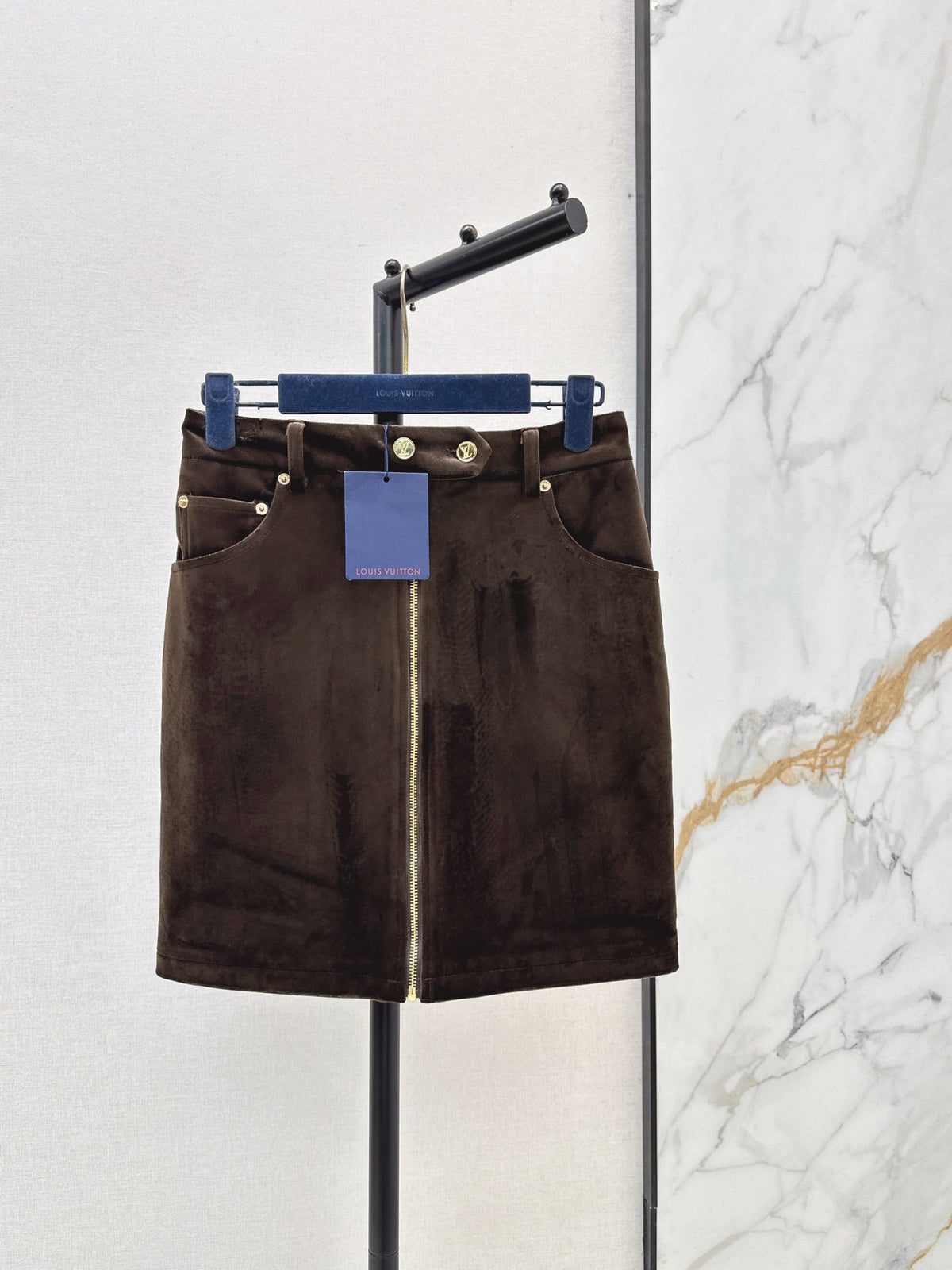 26Latest Autumn/Winter Logo-Print Zip-Front Skirt