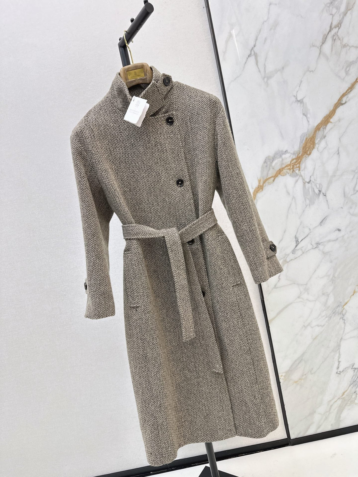26Latest Autumn/Winter Minimalist Herringbone Coat with Button-Front Detail