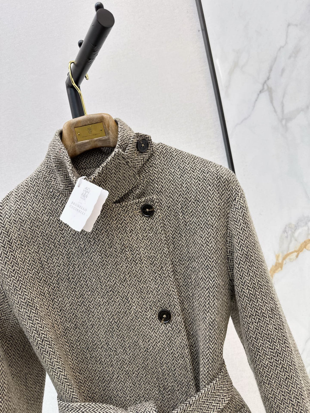26Latest Autumn/Winter Minimalist Herringbone Coat with Button-Front Detail