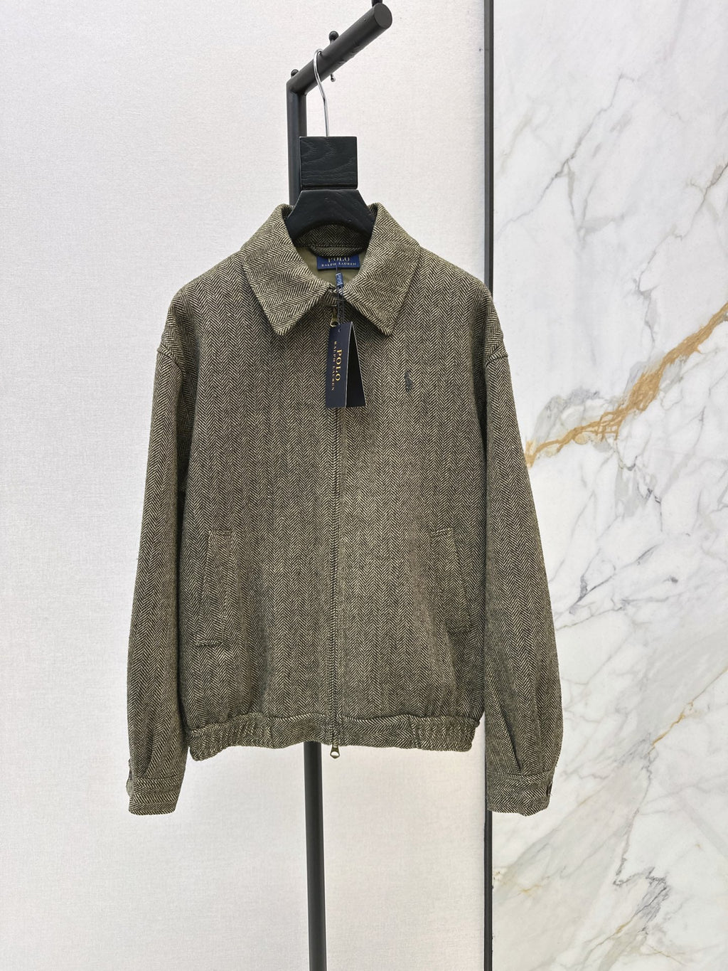 26Latest Autumn/Winter Wool-Blend Herringbone Jacket with Pony Embroidery
