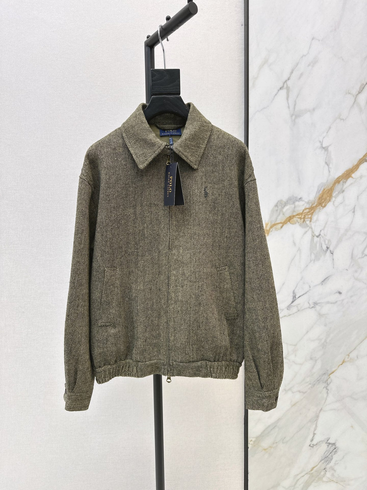 26Latest Autumn/Winter Wool-Blend Herringbone Jacket with Pony Embroidery