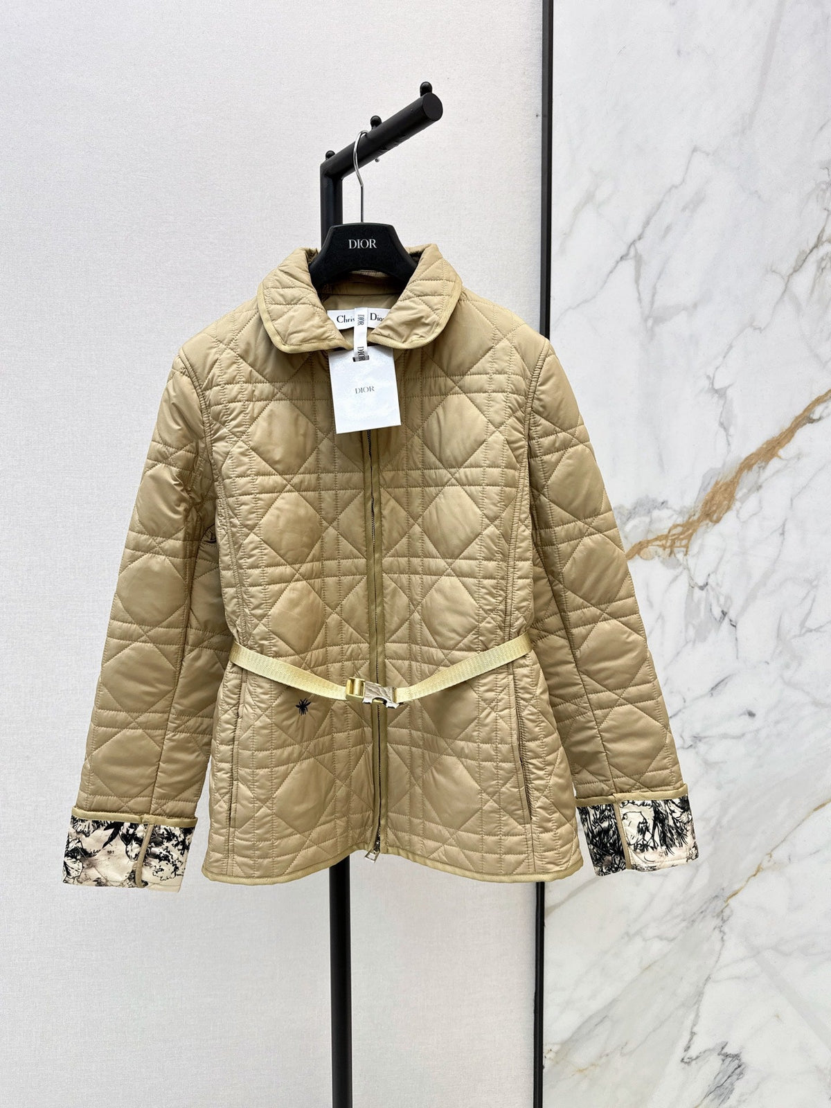 26Latest Autumn/Winter Quilted Jacket with Belt Detail