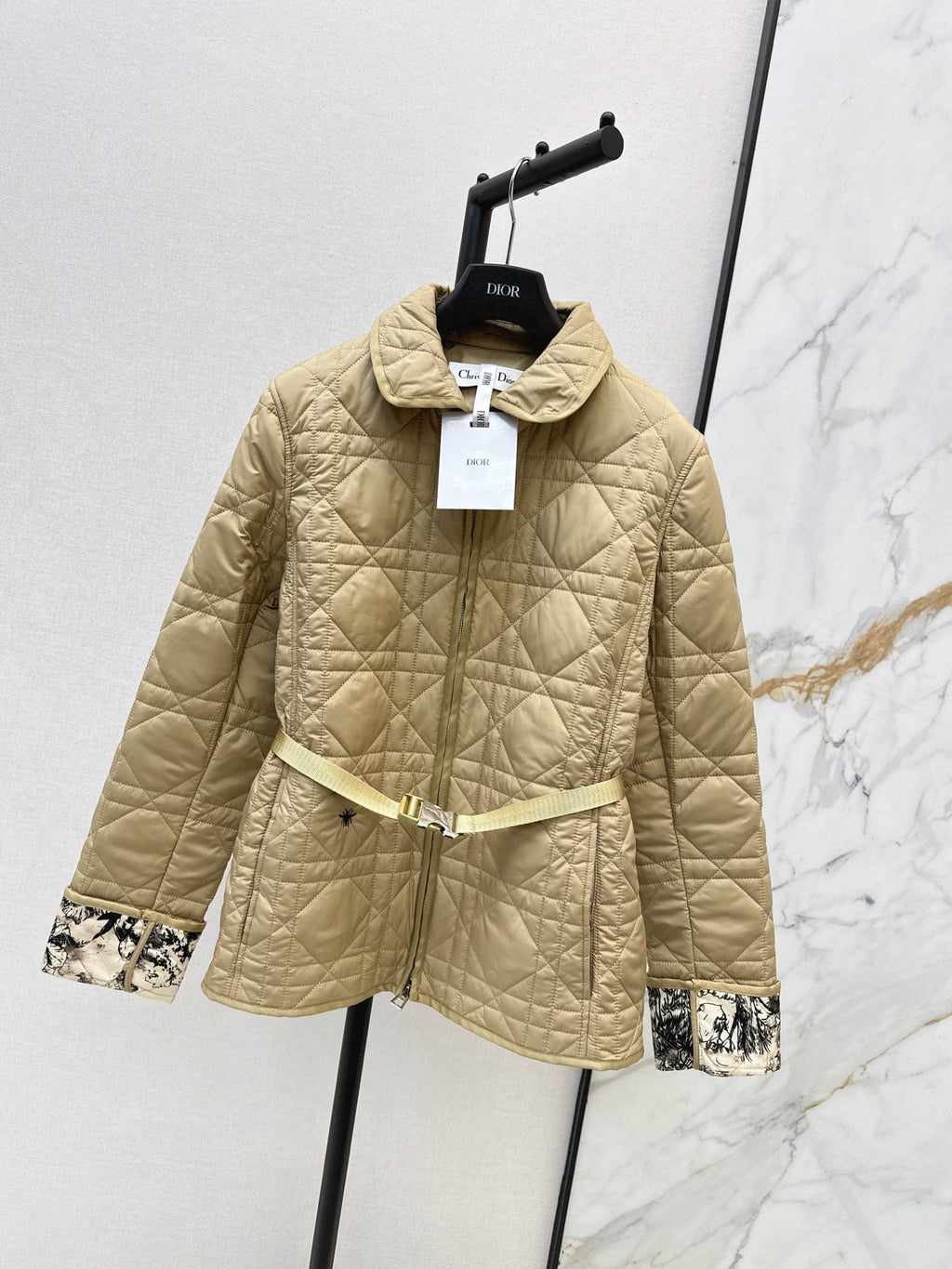 26Latest Autumn/Winter Quilted Jacket with Belt Detail
