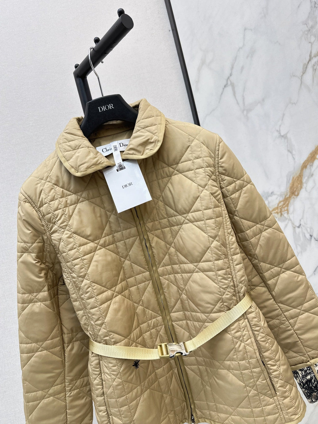 26Latest Autumn/Winter Quilted Jacket with Belt Detail