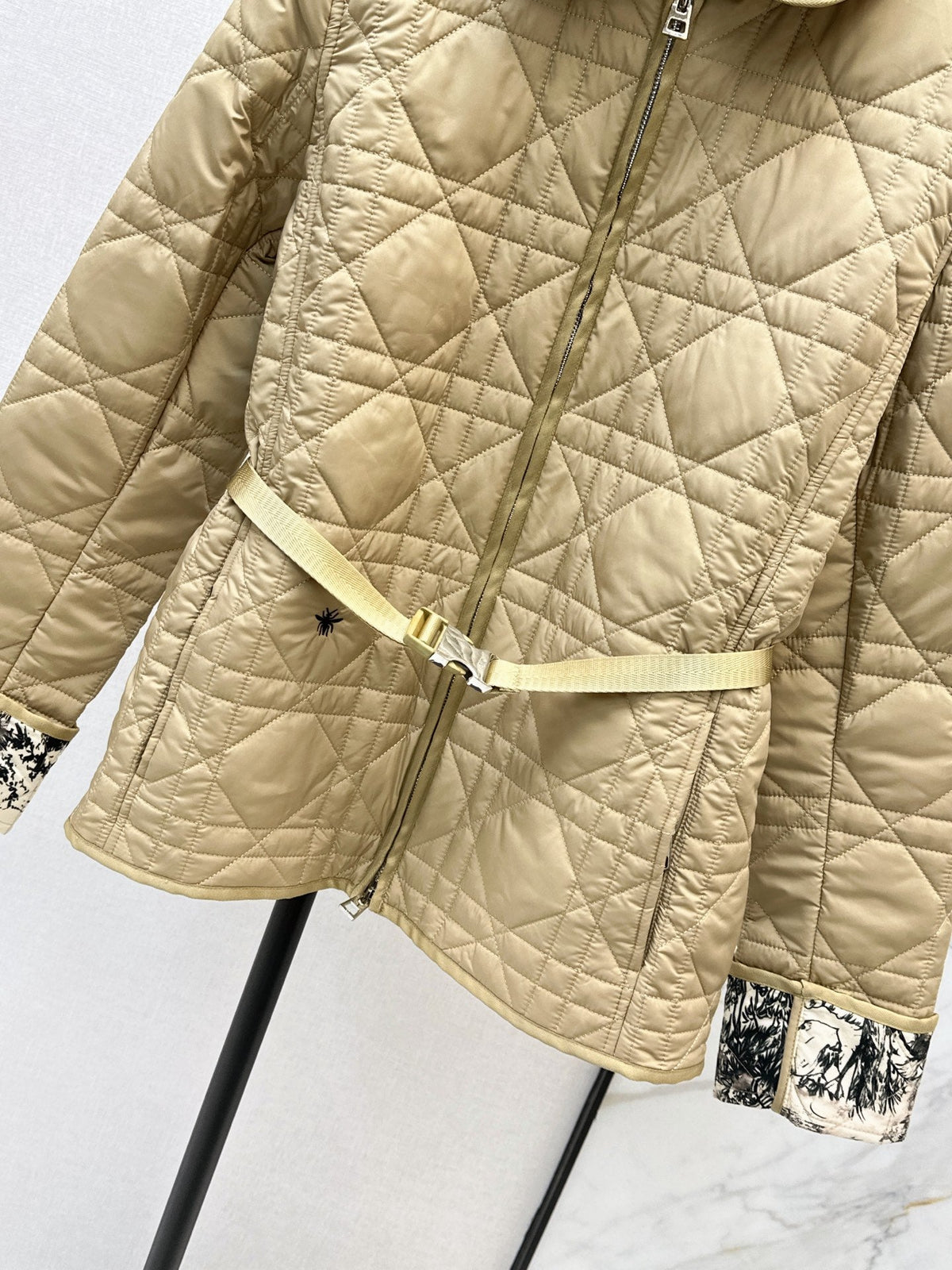 26Latest Autumn/Winter Quilted Jacket with Belt Detail