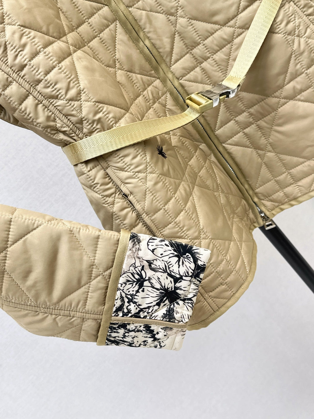 26Latest Autumn/Winter Quilted Jacket with Belt Detail