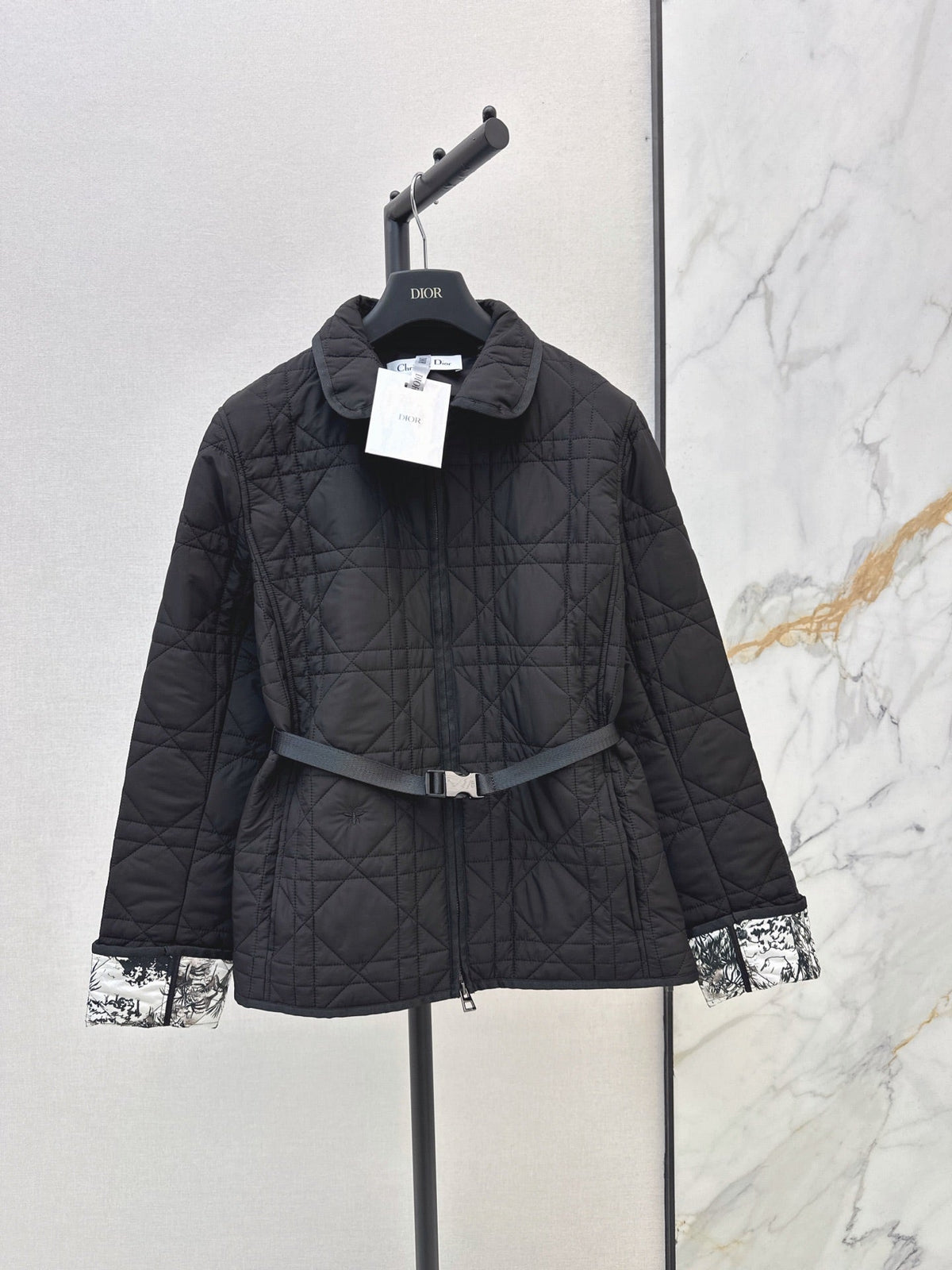 26Latest Autumn/Winter Quilted Jacket with Belt Detail