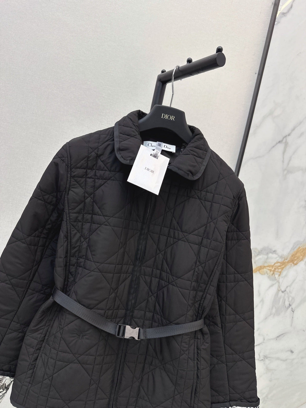 26Latest Autumn/Winter Quilted Jacket with Belt Detail