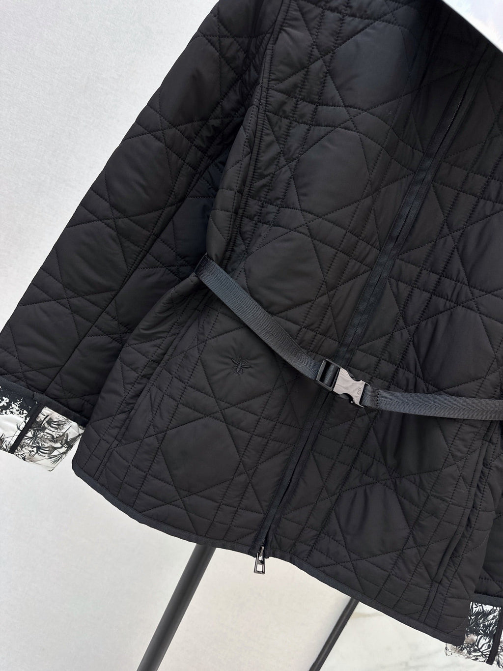 26Latest Autumn/Winter Quilted Jacket with Belt Detail