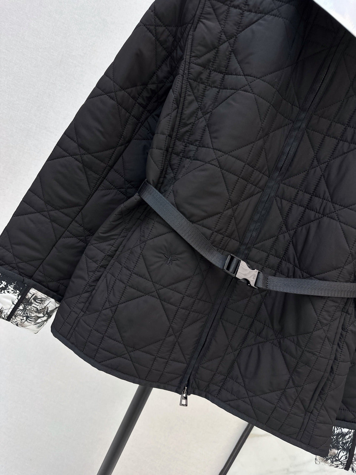 26Latest Autumn/Winter Quilted Jacket with Belt Detail