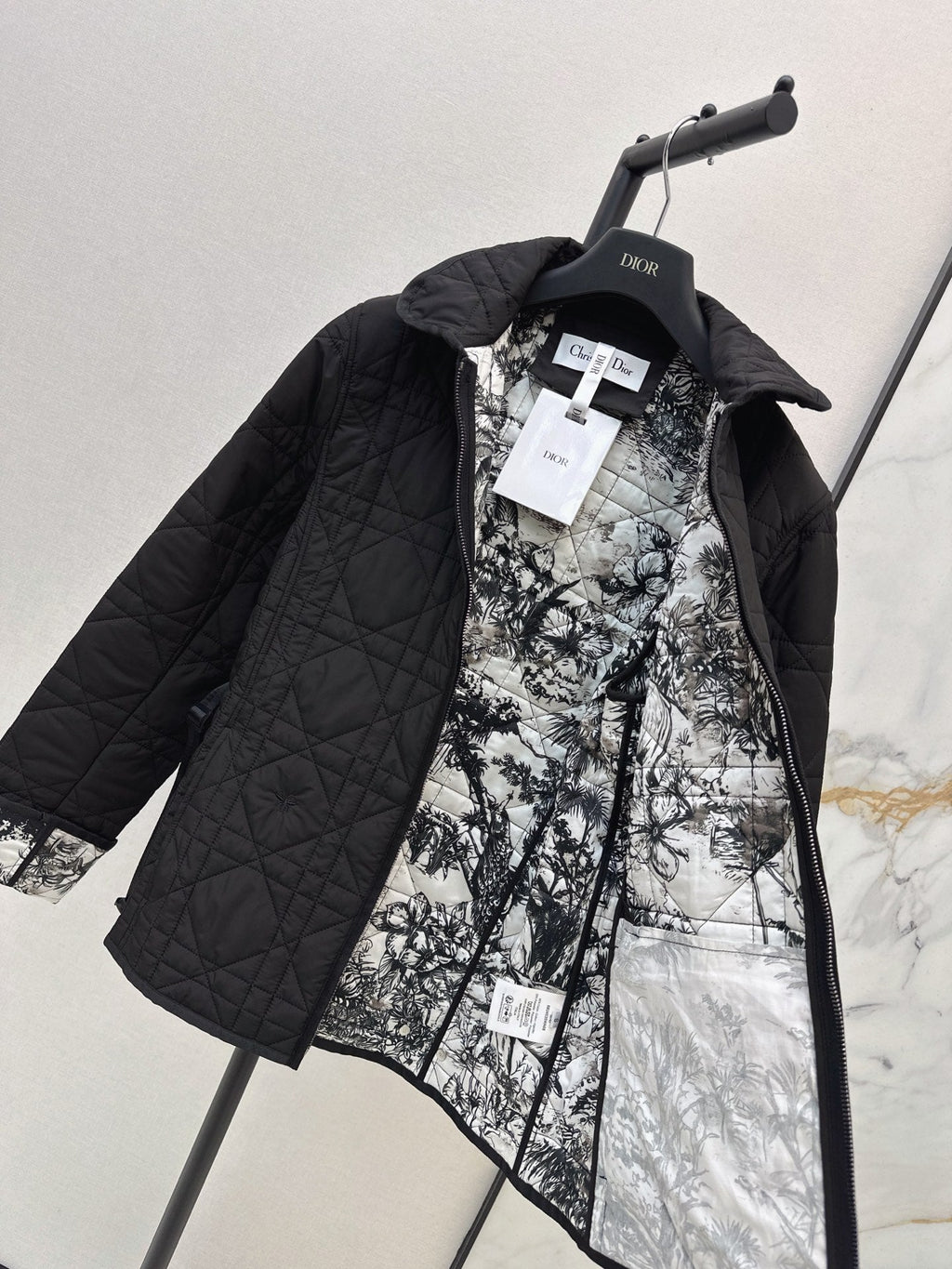 26Latest Autumn/Winter Quilted Jacket with Belt Detail