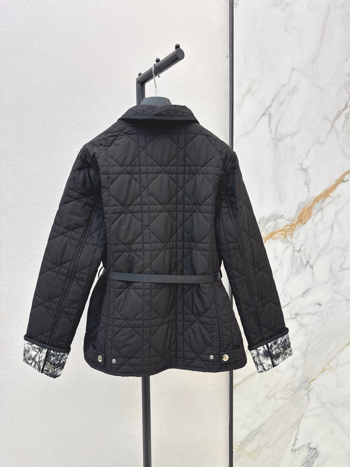 26Latest Autumn/Winter Quilted Jacket with Belt Detail