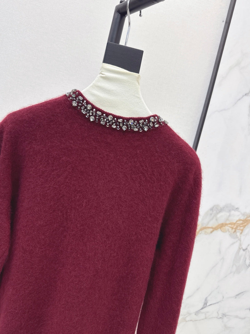 26Exquisite, Intricately Beaded Crew-Neck Knit Cardigan (Latest Autumn/Winter Collection)