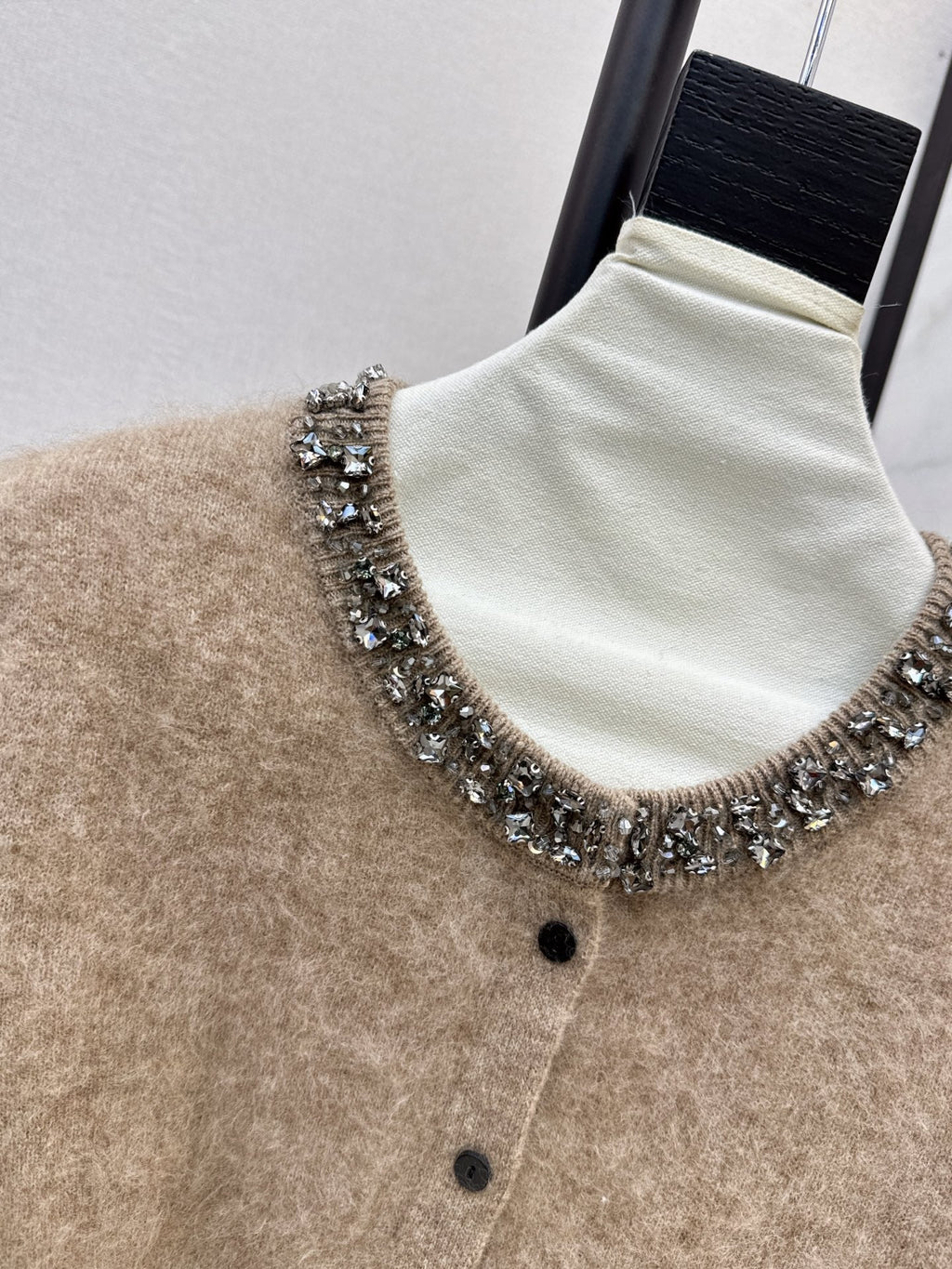 26Exquisite, Intricately Beaded Crew-Neck Knit Cardigan (Latest Autumn/Winter Collection)