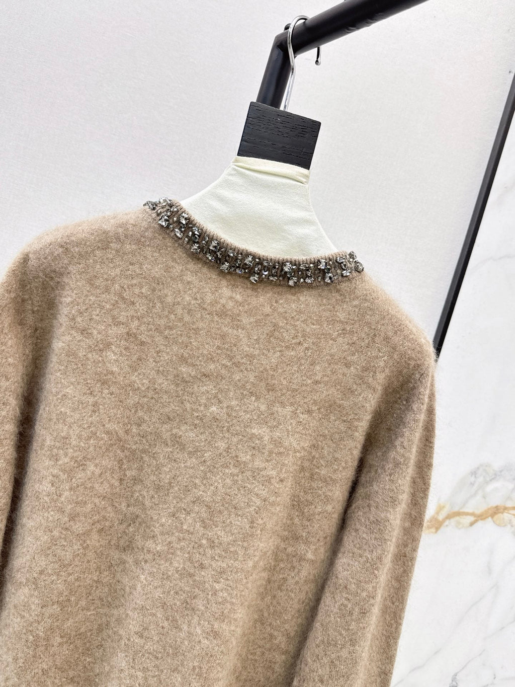 26Exquisite, Intricately Beaded Crew-Neck Knit Cardigan (Latest Autumn/Winter Collection)