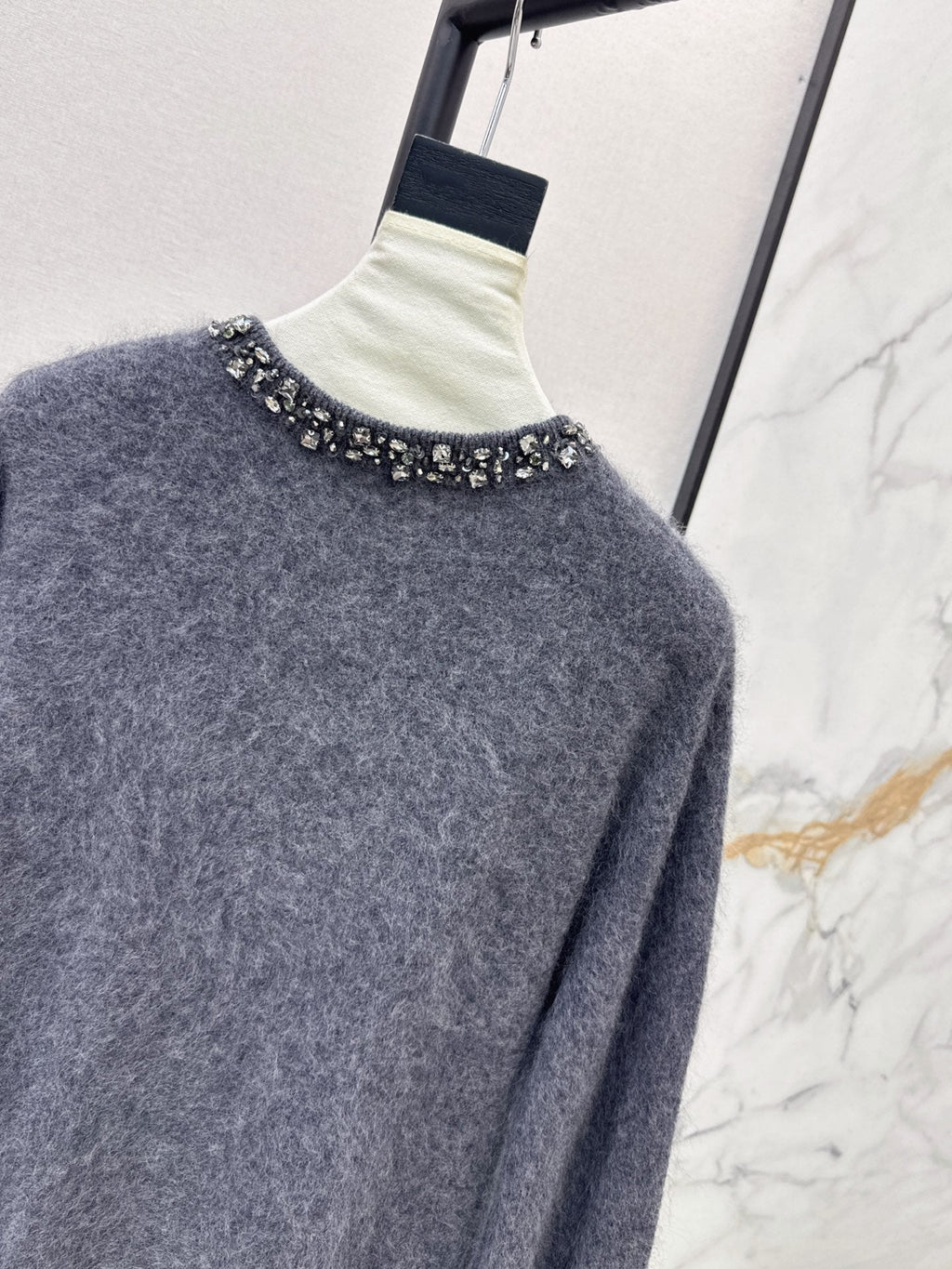 26Exquisite, Intricately Beaded Crew-Neck Knit Cardigan (Latest Autumn/Winter Collection)