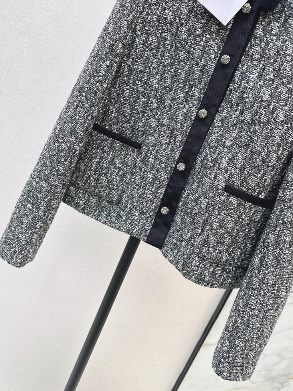 26New Autumn/Winter Classic Monogram-Print Jacket