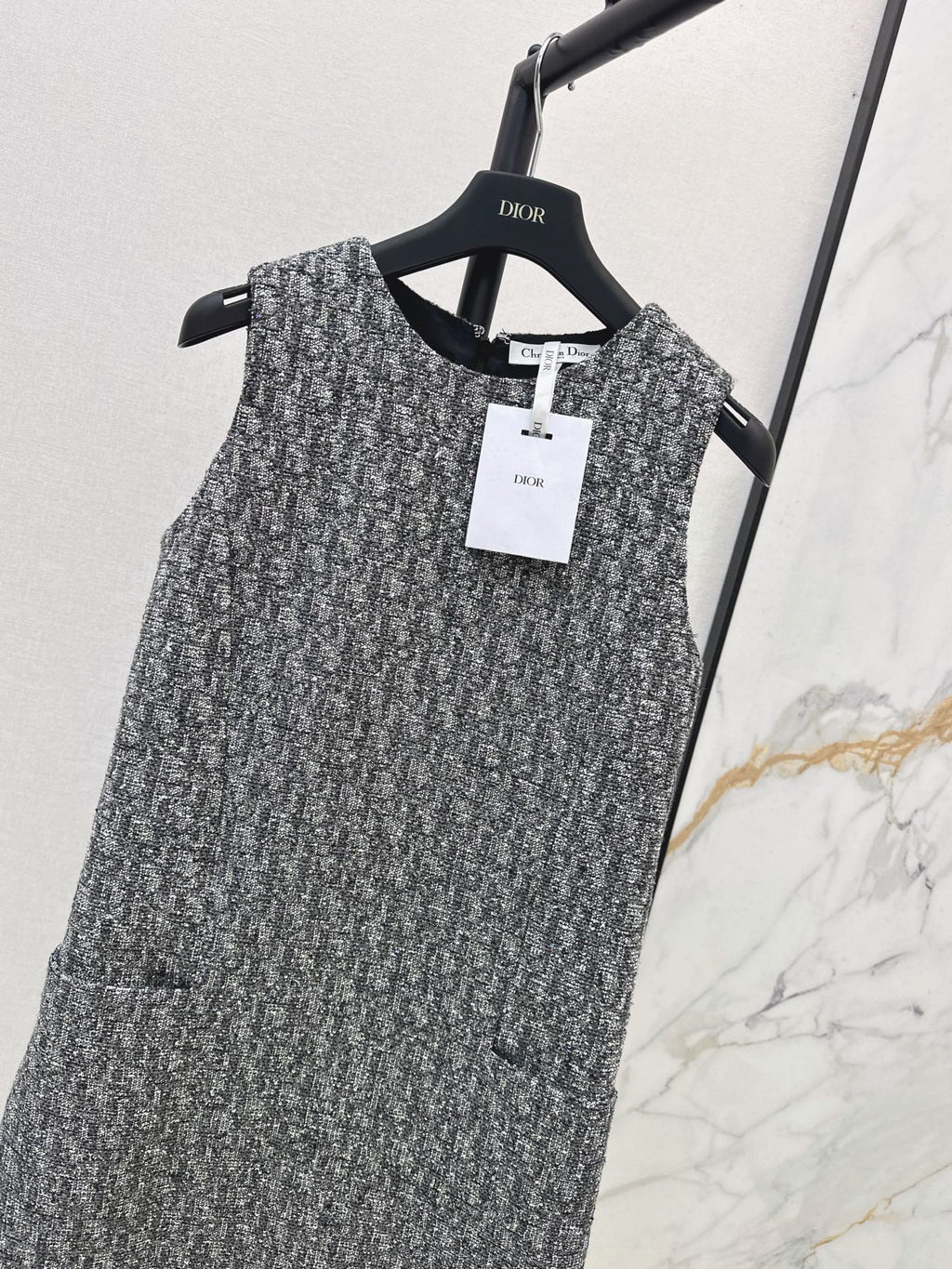 26Latest Early Autumn Sleeveless Dress with Custom Logo Jacquard