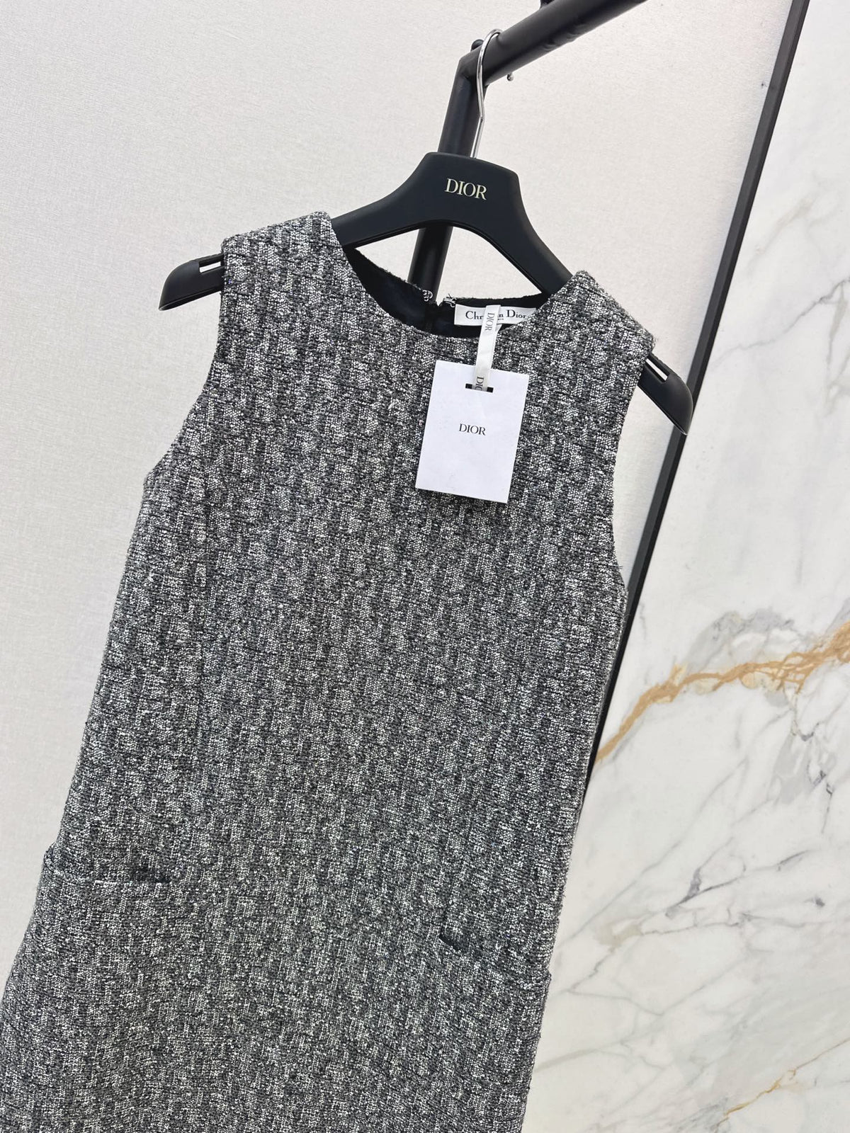26Latest Early Autumn Sleeveless Dress with Custom Logo Jacquard