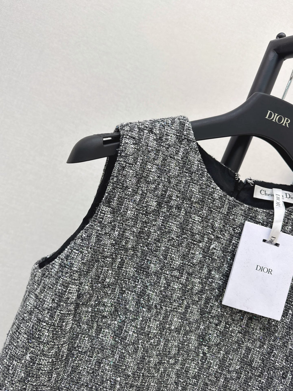 26Latest Early Autumn Sleeveless Dress with Custom Logo Jacquard