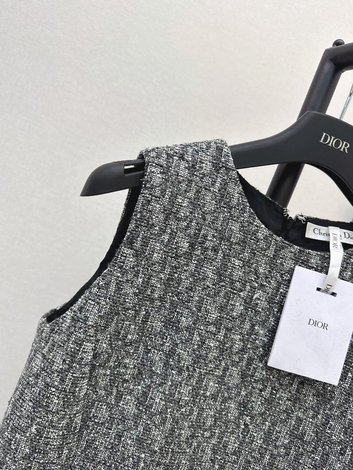26Latest Early Autumn Sleeveless Dress with Custom Logo Jacquard