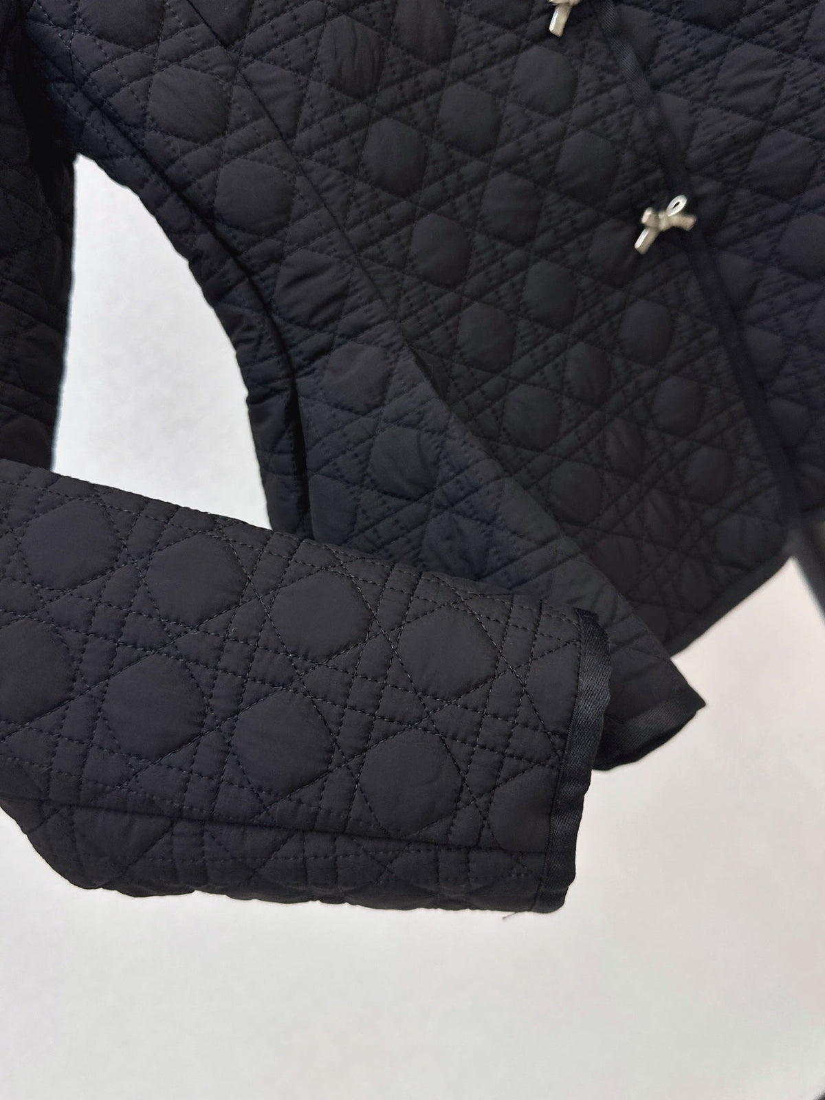 26Latest Autumn/Winter Quilted Jacket with Bow & Hardware Detail