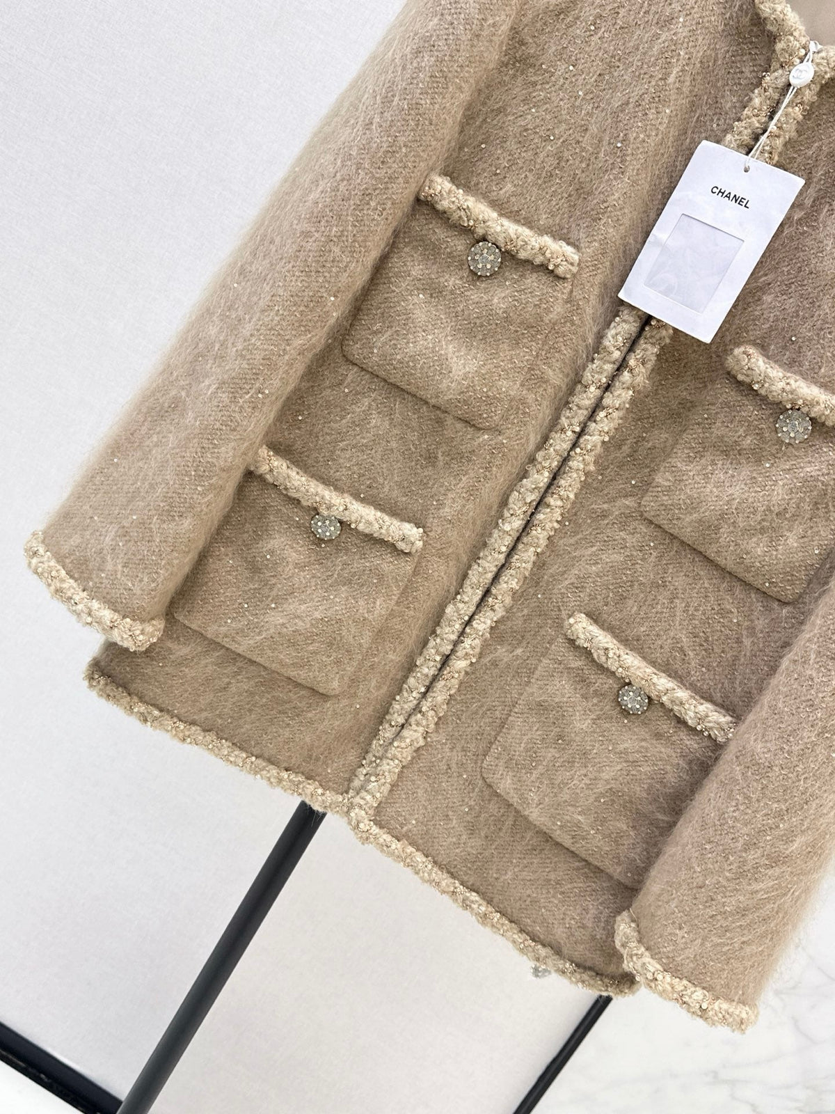 26Latest Autumn/Winter Coat with Four-Pocket Detailing and Cashmere Trim