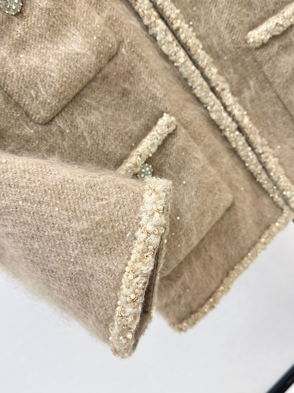 26Latest Autumn/Winter Coat with Four-Pocket Detailing and Cashmere Trim