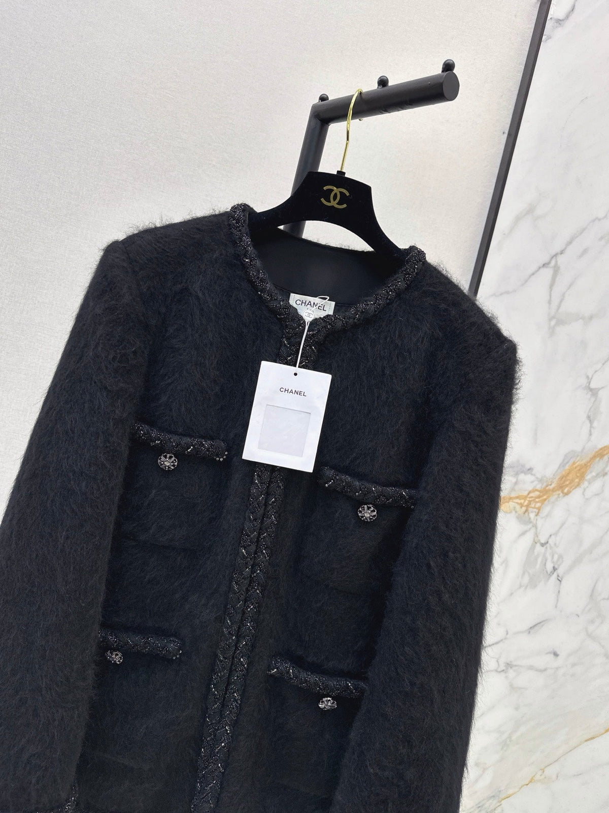 26Latest Autumn/Winter Coat: Four-Pocket Design with Cashmere Trim