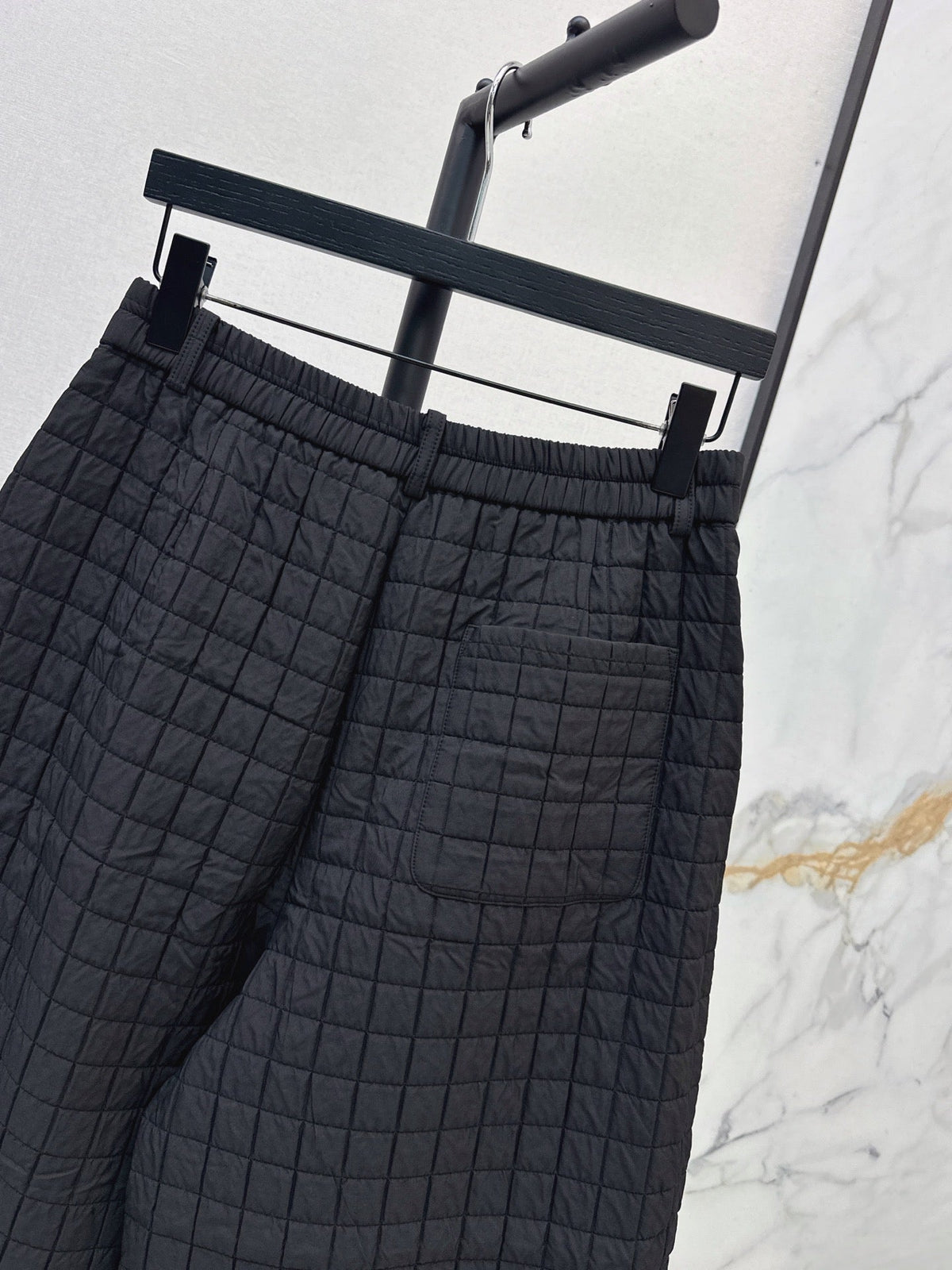 26Latest Autumn/Winter Quilted Plaid Cropped Padded Trousers