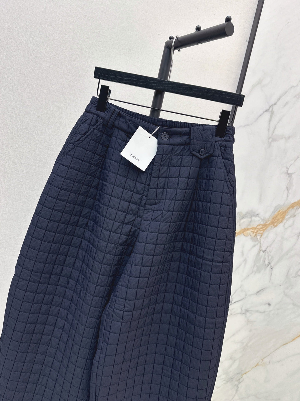 26Latest Autumn/Winter Quilted Plaid Cropped Padded Trousers