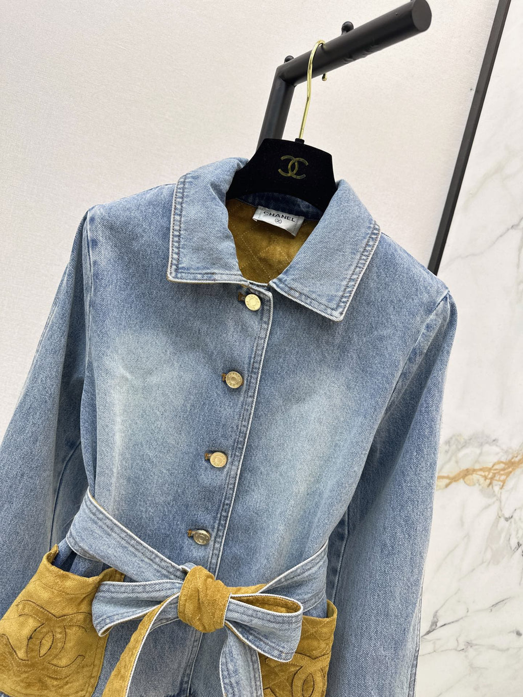 26Latest Autumn/Winter Color-Block Suede-Belt Denim Jacket