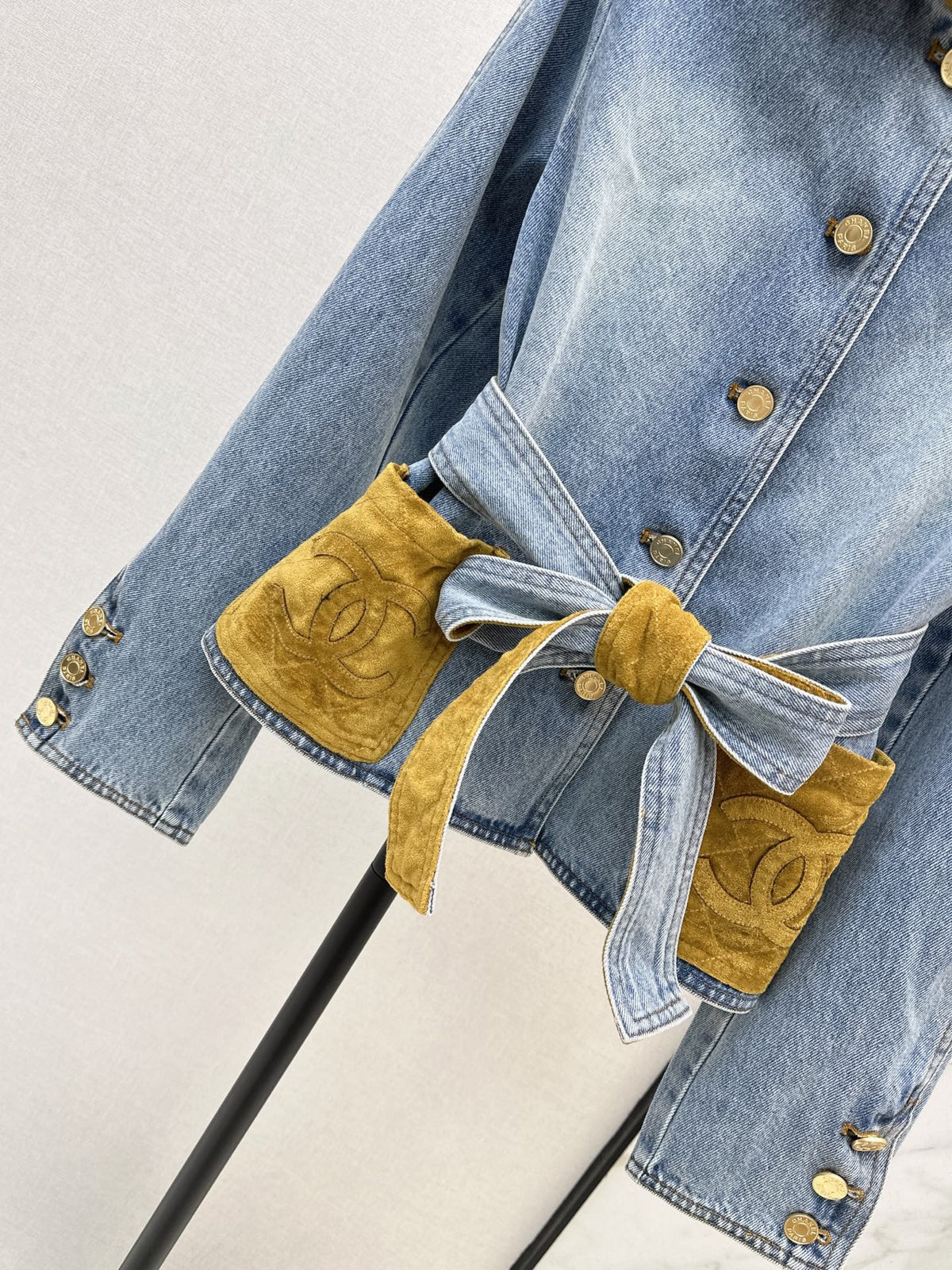 26Latest Autumn/Winter Color-Block Suede-Belt Denim Jacket