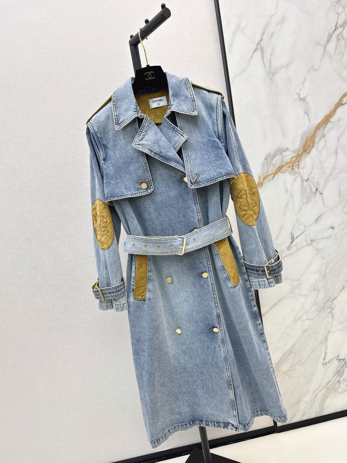 26Latest Autumn/Winter Long Denim Trench Coat with Suede Panel Details
