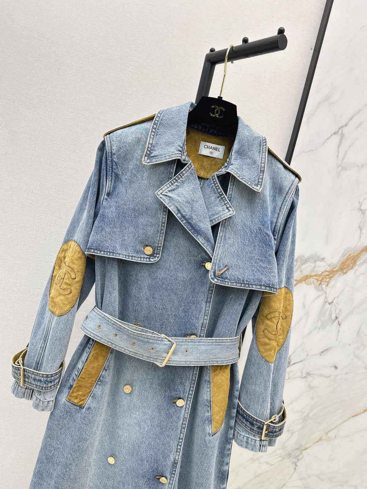 26Latest Autumn/Winter Long Denim Trench Coat with Suede Panel Details
