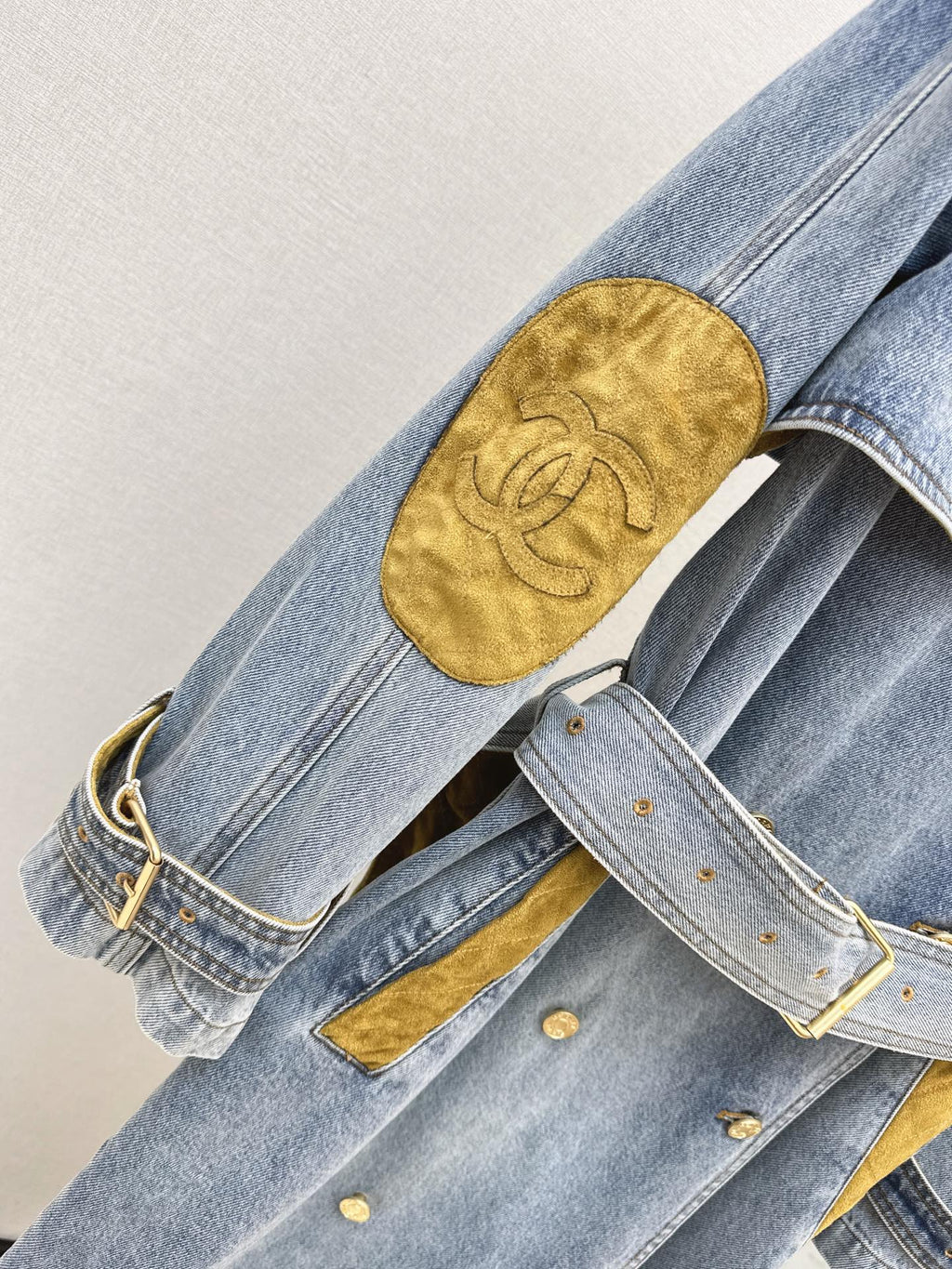26Latest Autumn/Winter Long Denim Trench Coat with Suede Panel Details
