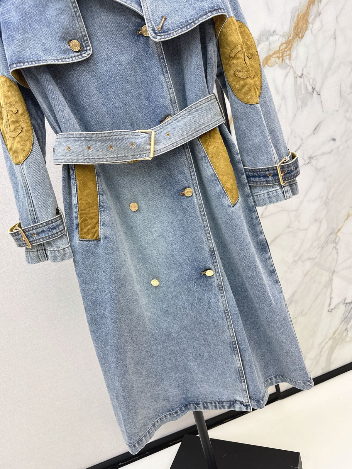 26Latest Autumn/Winter Long Denim Trench Coat with Suede Panel Details