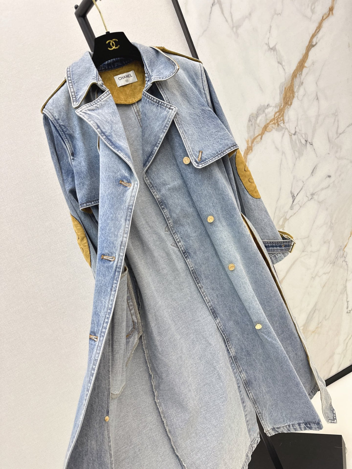 26Latest Autumn/Winter Long Denim Trench Coat with Suede Panel Details